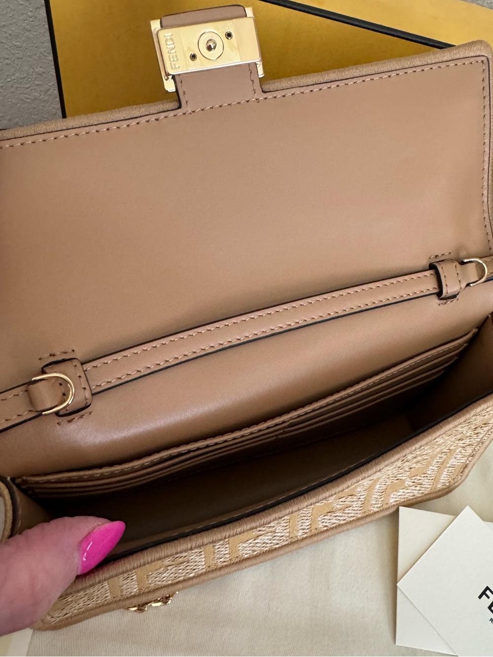 ❌SOLD❌NEW FENDI Raffia Jaquard Baguette Wallet on Chain Two Way Bag - Picture 4 of 8